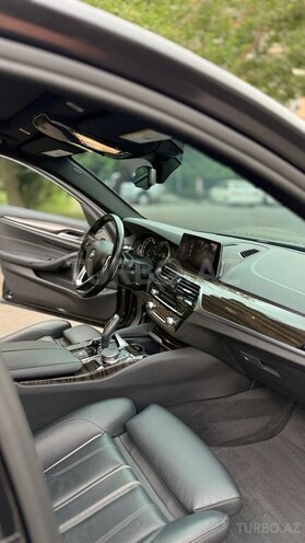BMW 530e-8