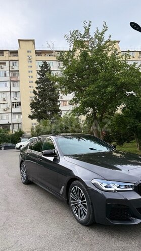 BMW 530e-5