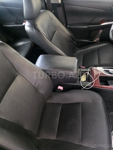 Toyota Camry-6