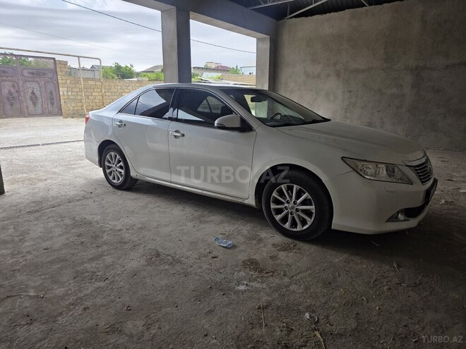 Toyota Camry-5