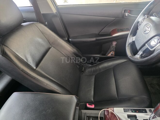 Toyota Camry-7