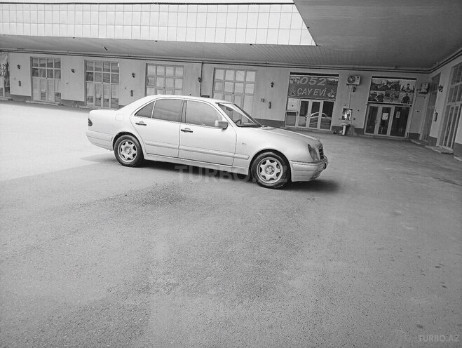 Mercedes E 290-6