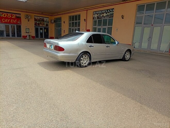 Mercedes E 290-14