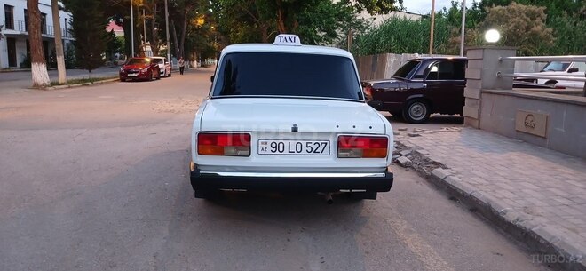 LADA (VAZ) 2107-2