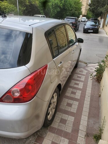 Nissan Tiida-4