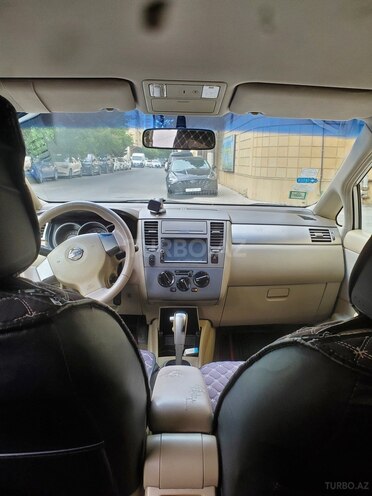 Nissan Tiida-5