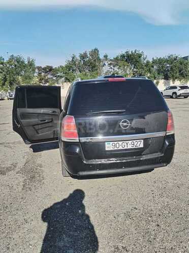 Opel Zafira-5