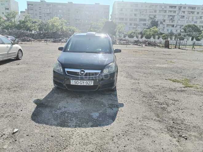 Opel Zafira-1