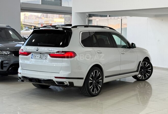 BMW X7-6