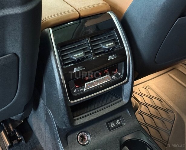 BMW X7-12