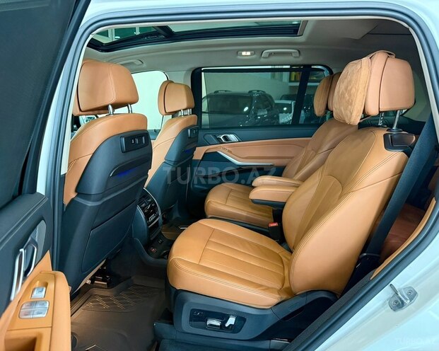 BMW X7-11