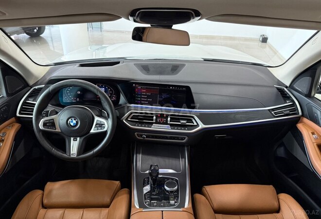 BMW X7-9