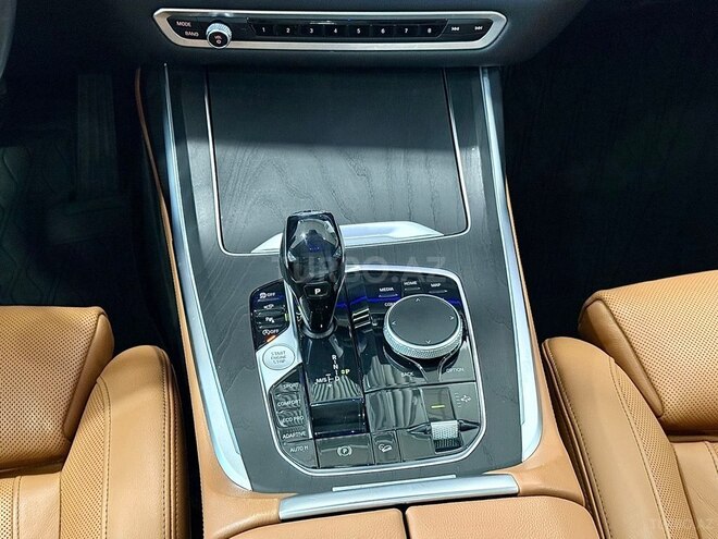 BMW X7-16