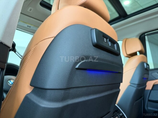 BMW X7-18