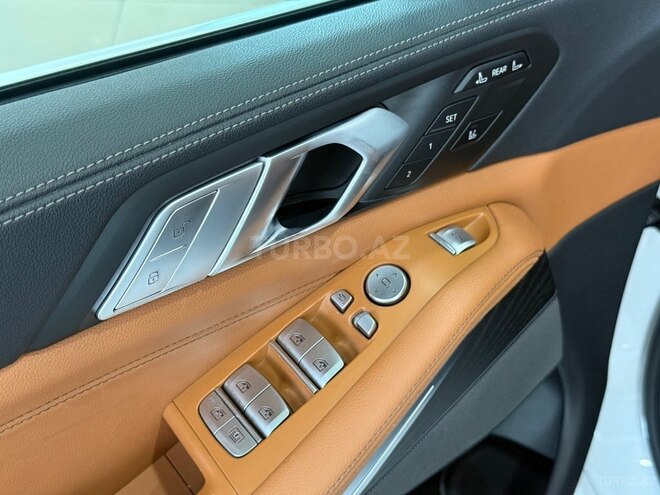 BMW X7-21