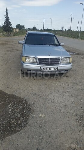 Mercedes C 220-1