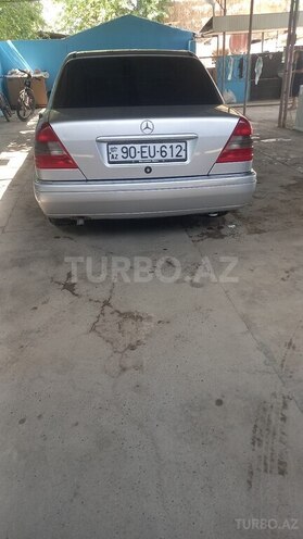 Mercedes C 220-2