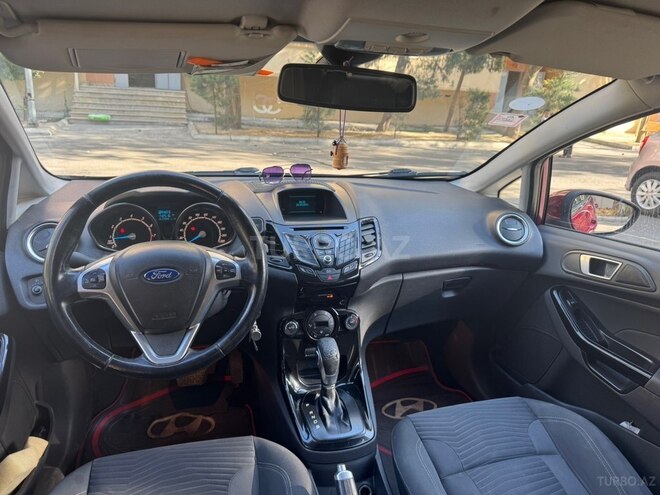 Ford Fiesta-7