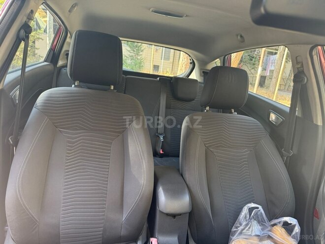 Ford Fiesta-8