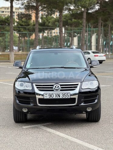 Volkswagen Touareg-1