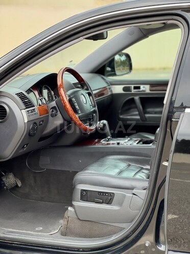 Volkswagen Touareg-10