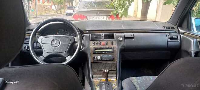 Mercedes E 230-13