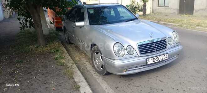 Mercedes E 230-3