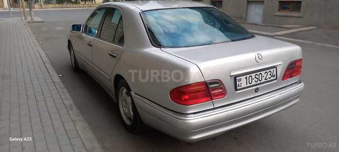 Mercedes E 230-7