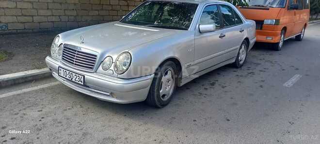 Mercedes E 230-2