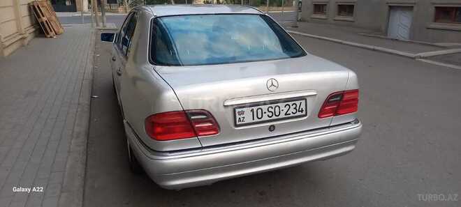 Mercedes E 230-8