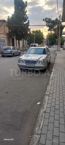 Mercedes E 230-4