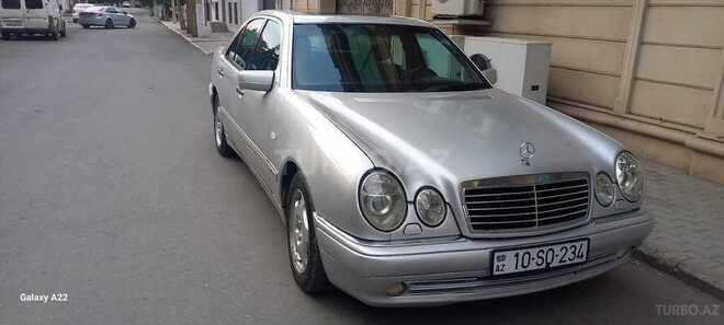 Mercedes E 230-5