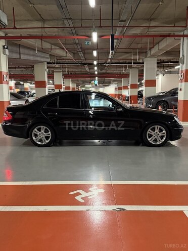 Mercedes E 320-11