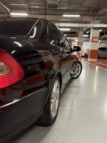 Mercedes E 320-9