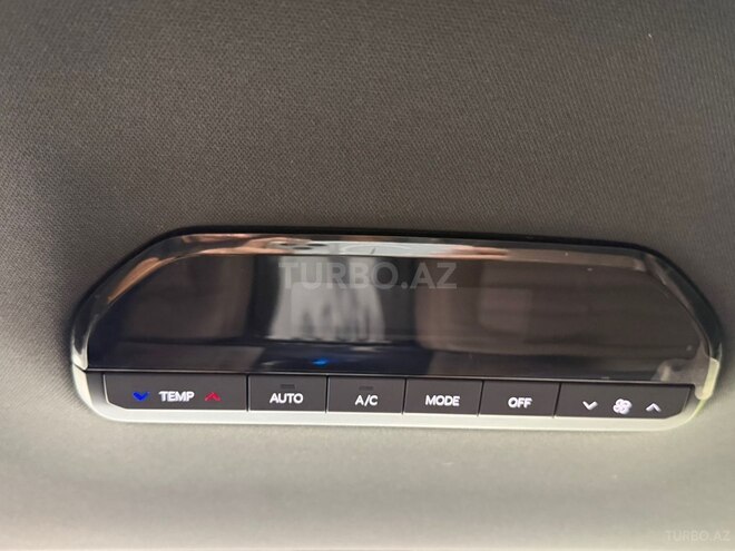 Kia EV9-10