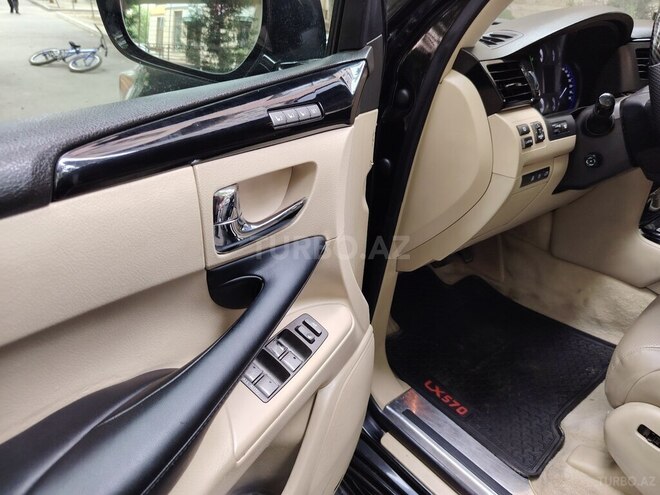 Lexus LX 570-18