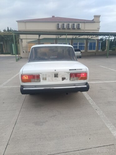 LADA (VAZ) 2107-2