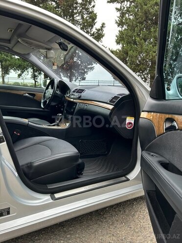 Mercedes E 220-13