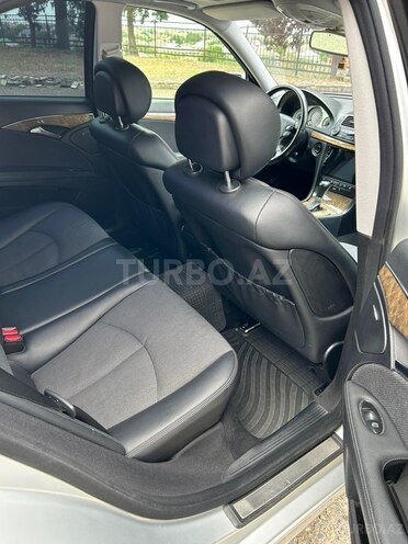 Mercedes E 220-10