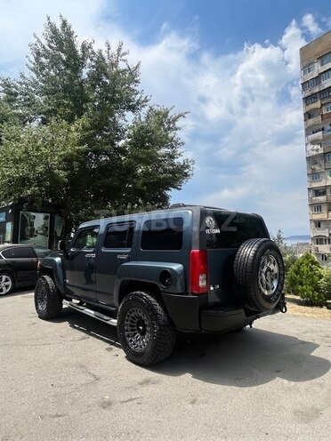 Hummer H3-6