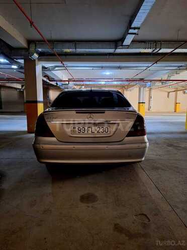 Mercedes E 220-2
