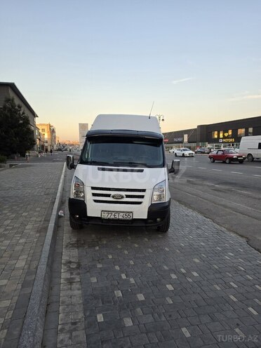 Ford Transit-1
