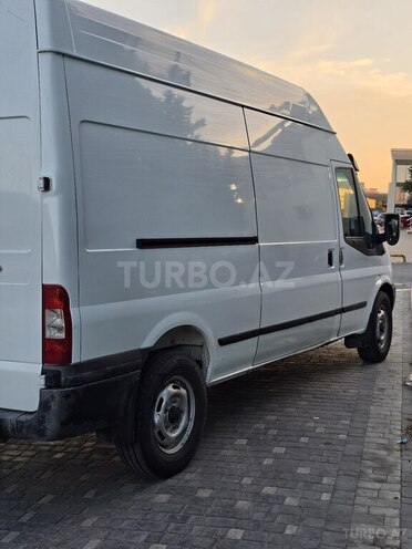 Ford Transit-4