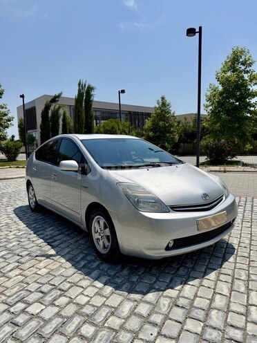 Toyota Prius-4