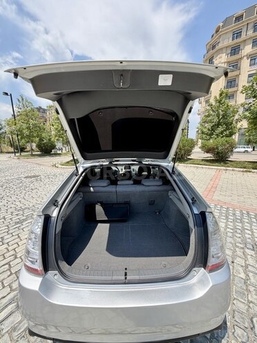 Toyota Prius-19