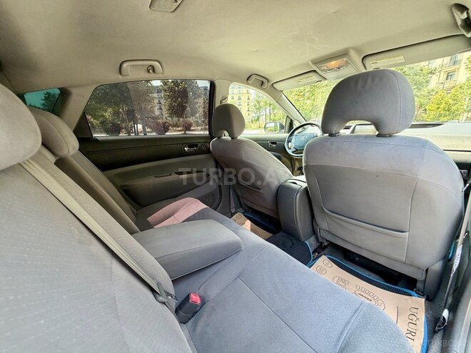 Toyota Prius-13
