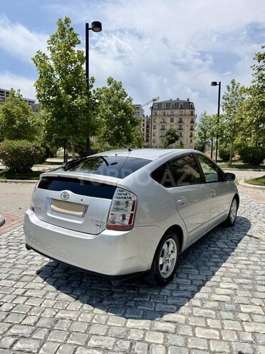 Toyota Prius-8