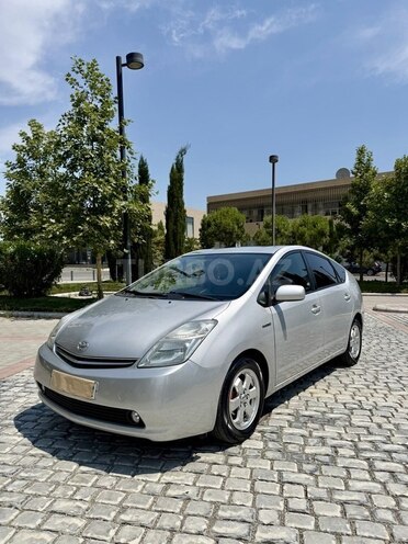 Toyota Prius-3