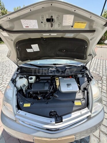 Toyota Prius-16