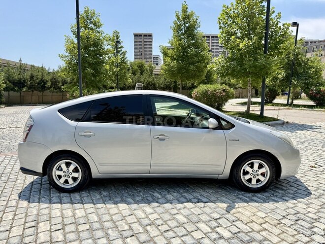 Toyota Prius-7